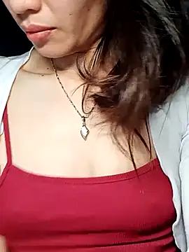 Hinna x online show from November 2025 02:28:02 PM