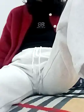 Hinna x online show from February 2026 08:38:01 PM