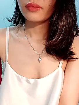 Hinna x online show from April 2026 09:41:02 PM