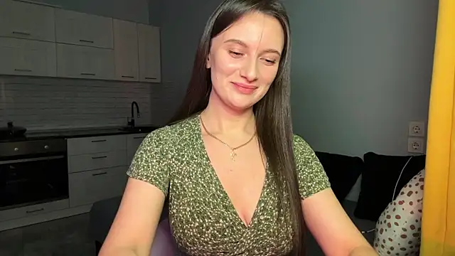 Luna Raee online show from November 2025 02:07:02 PM