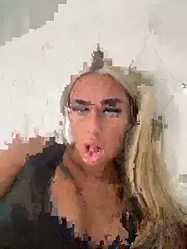 Snapshot of EllieMaeBaby chatting on September 2025 12:06:01 PM EllieMaeBaby online show from September 2025 12:06:01 PM