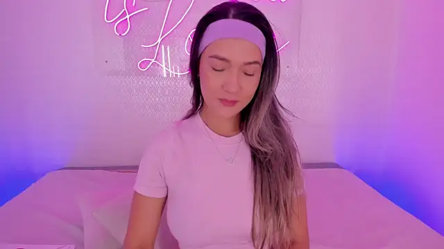 aleksandramiller  online show from April 2026 01:06:02 PM