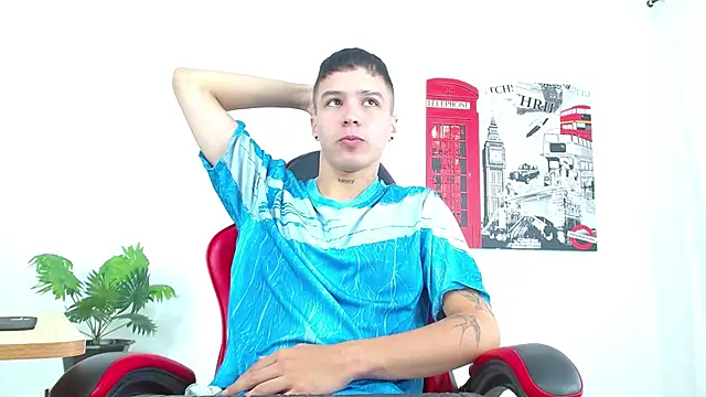 Snapshot of Cumandres18 chatting on September 2025 02:00:02 PM Cumandres18 online show from September 2025 02:00:02 PM