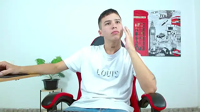 Snapshot of Cumandres18 chatting on October 2025 02:04:02 PM Cumandres18 online show from October 2025 02:04:02 PM