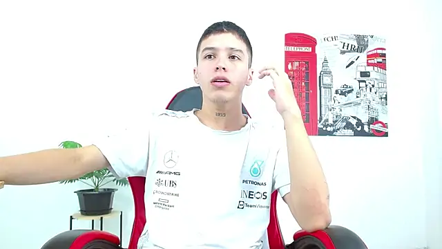 Snapshot of Cumandres18 chatting on October 2025 02:04:01 PM Cumandres18 online show from October 2025 02:04:01 PM