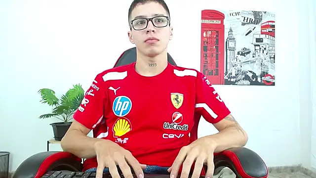 Snapshot of Cumandres18 chatting on October 2025 02:06:02 PM Cumandres18 online show from October 2025 02:06:02 PM