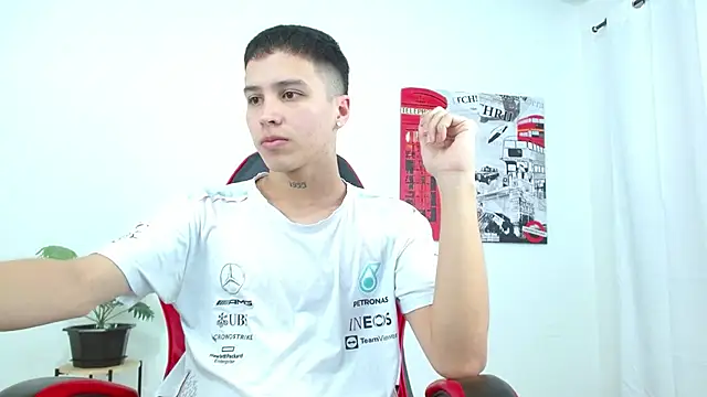 Snapshot of Cumandres18 chatting on October 2025 01:58:01 PM Cumandres18 online show from October 2025 01:58:01 PM