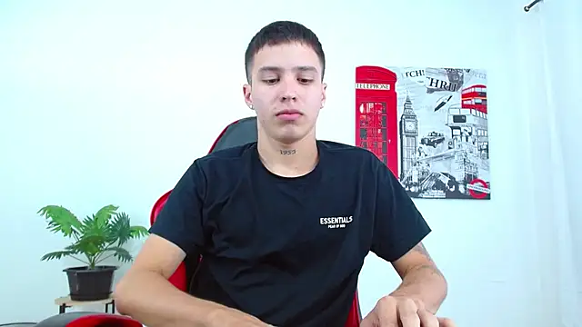 Cumandres18 online show from November 2025 01:55:02 PM