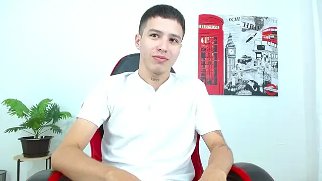 Cumandres18 online show from November 2025 02:07:02 PM