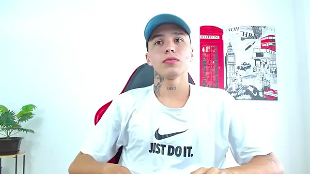 Snapshot of Cumandres18 chatting on January 2026 03:06:01 PM Cumandres18 online show from January 2026 03:06:01 PM