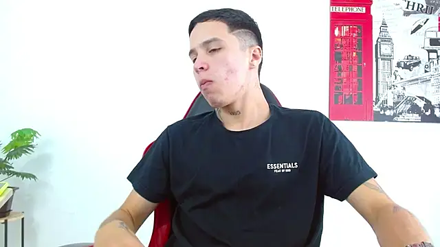 Snapshot of Cumandres18 chatting on February 2026 03:27:02 PM Cumandres18 online show from February 2026 03:27:02 PM