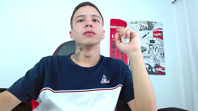 Cumandres18 online show from July 2026 03:25:02 PM