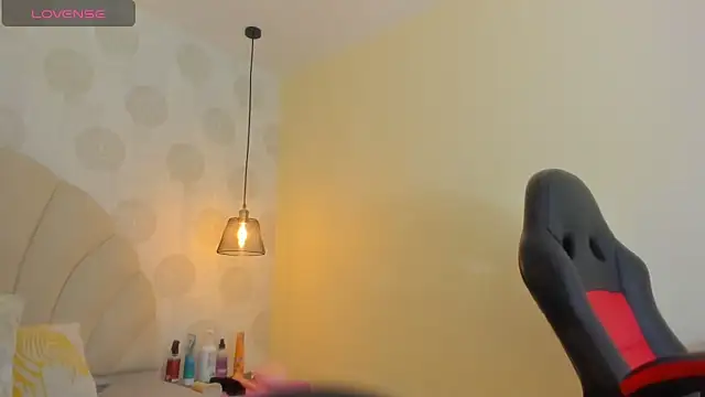 GIANAMILLER6 online show from January 2026 12:18:01 PM