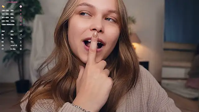 OdellaGillingham online show from September 2025 07:15:02 PM