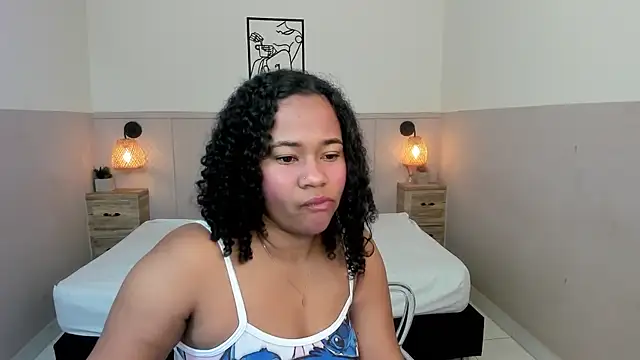 AuroraSky8 online show from October 2025 01:07:01 PM