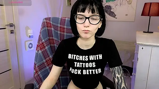 HazelTompson online show from November 2025 08:40:02 PM