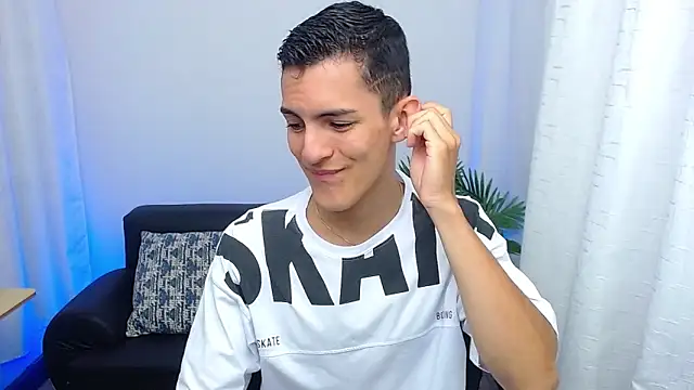 Snapshot of Matiius18 chatting on October 2025 01:52:02 PM Matiius18 online show from October 2025 01:52:02 PM