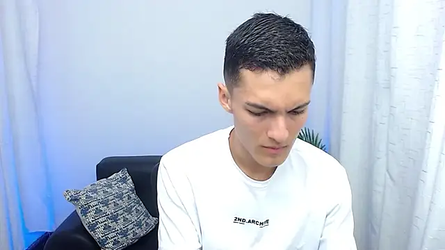 Snapshot of Matiius18 chatting on October 2025 01:43:02 PM Matiius18 online show from October 2025 01:43:02 PM