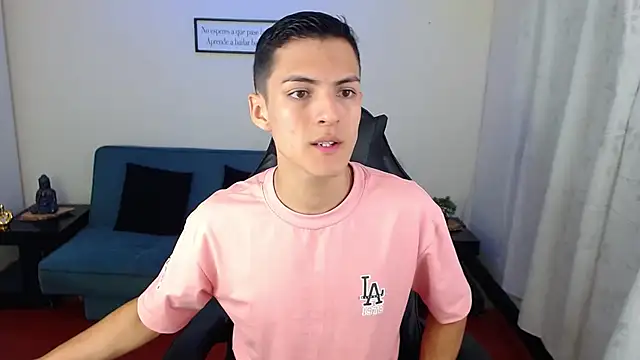 Snapshot of Matiius18 chatting on October 2025 01:45:01 PM Matiius18 online show from October 2025 01:45:01 PM