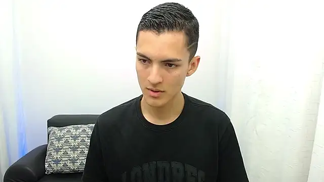 Snapshot of Matiius18 chatting on November 2025 01:57:01 PM Matiius18 online show from November 2025 01:57:01 PM