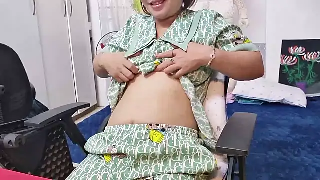 MichiLovely online show from November 2025 10:32:02 PM