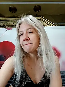 Snapshot of HeronDenni chatting on October 2025 05:37:01 AM HeronDenni online show from October 2025 05:37:01 AM