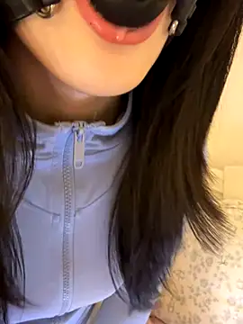 Ella-A9 online show from November 2025 07:23:02 PM