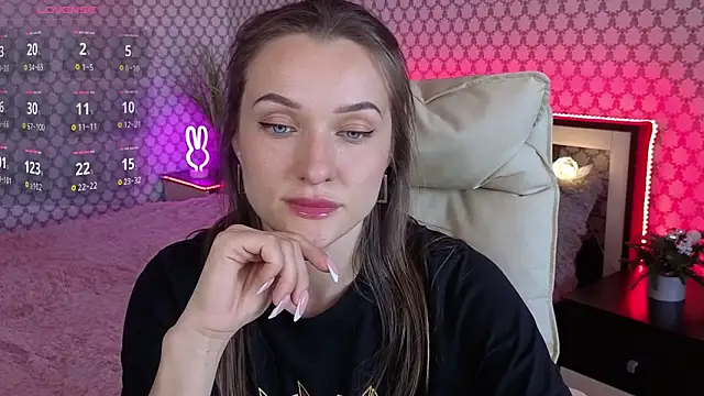 EmmySkyy online show from September 2025 09:22:02 AM