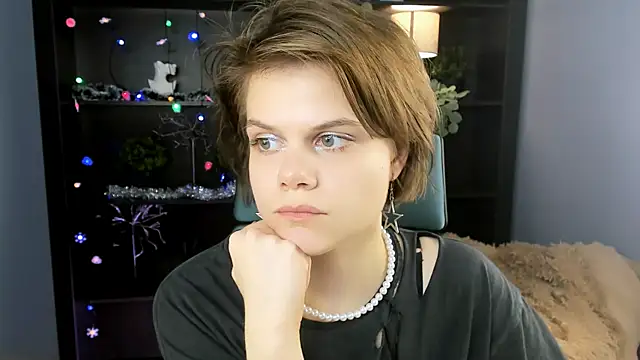 EllieMurler online show from December 2025 01:07:01 PM