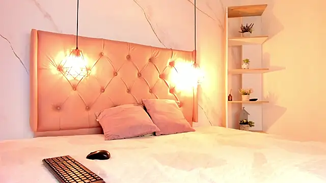 Snapshot of Bellarohs chatting on September 2025 02:00:01 PM Bellarohs online show from September 2025 02:00:01 PM