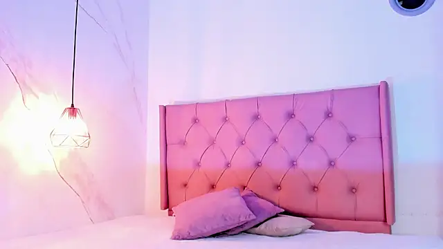 Snapshot of Bellarohs chatting on November 2025 01:54:02 PM Bellarohs online show from November 2025 01:54:02 PM