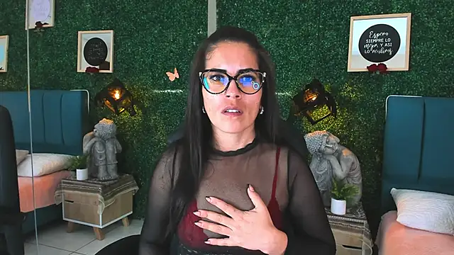 Linagh  online show from October 2025 11:45:02 AM