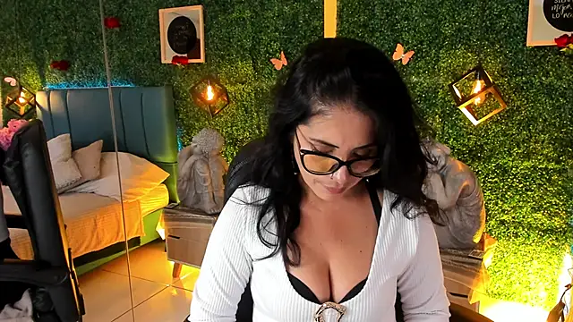 Linagh  online show from February 2026 11:28:01 AM