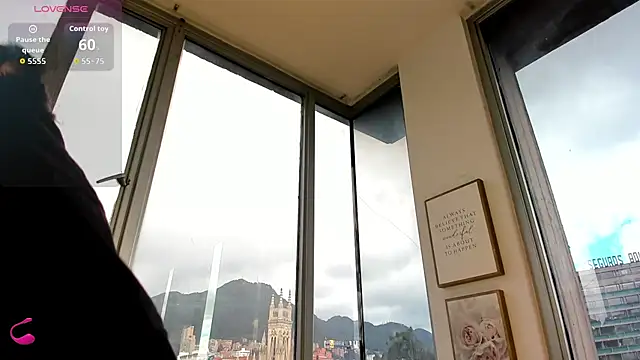 Zoey thompson online show from October 2025 07:31:01 PM