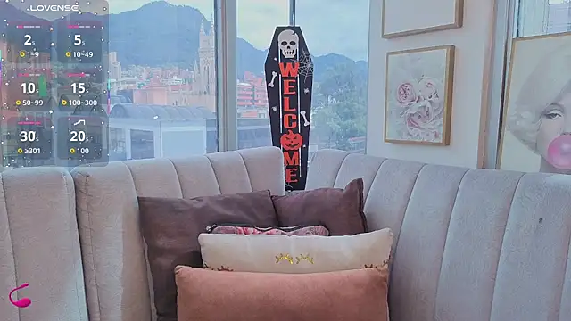 Zoey thompson online show from October 2025 07:26:02 PM