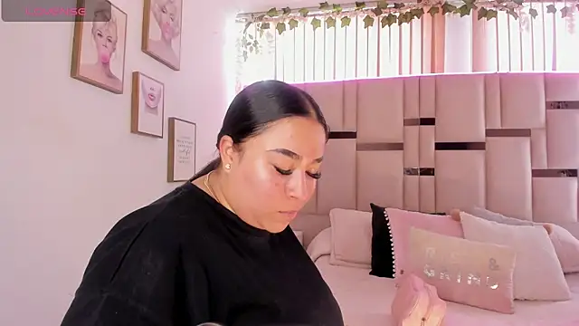 Zoey thompson online show from November 2025 03:27:02 PM