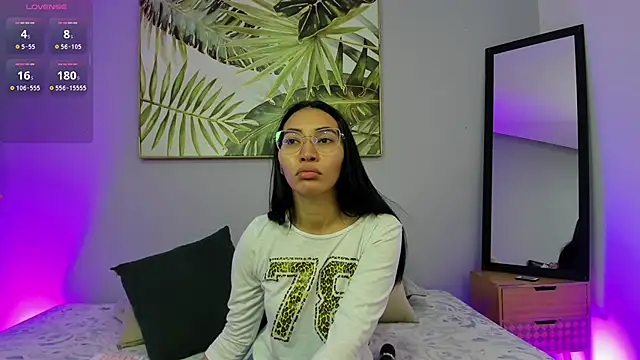 lucyy liiuu online show from October 2025 12:37:02 PM