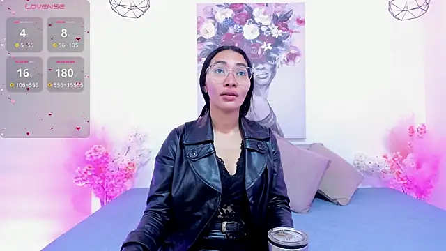 lucyy liiuu online show from November 2025 01:11:01 PM