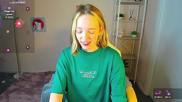 Snapshot of R0cket_bunny chatting on September 2025 12:03:01 AM R0cket bunny online show from September 2025 12:03:01 AM