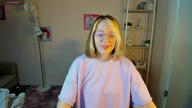 Snapshot of R0cket_bunny chatting on October 2025 01:14:02 AM R0cket bunny online show from October 2025 01:14:02 AM