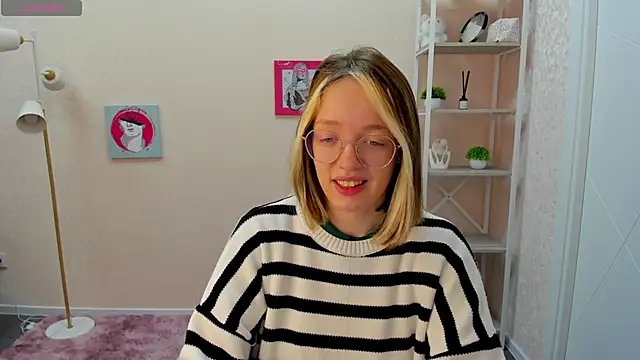 Snapshot of R0cket_bunny chatting on October 2025 01:05:02 AM R0cket bunny online show from October 2025 01:05:02 AM