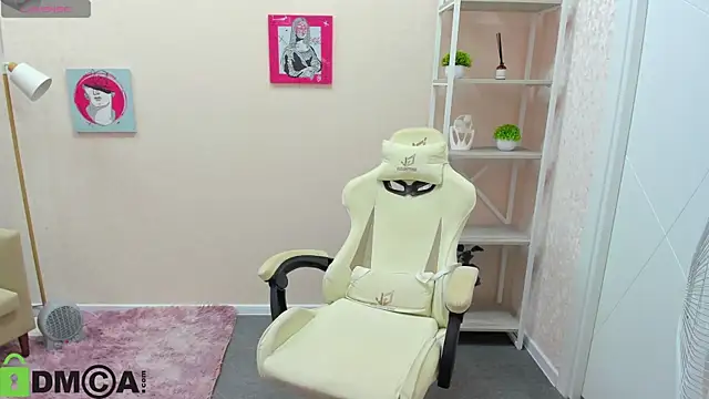 Snapshot of R0cket_bunny chatting on October 2025 01:06:01 AM R0cket bunny online show from October 2025 01:06:01 AM