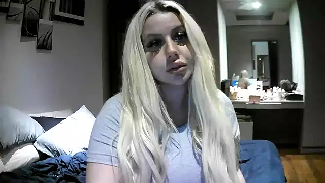 TiaDoll online show from October 2025 03:44:02 PM