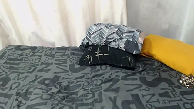 Snapshot of curvydarckcohocolate chatting on April 2026 04:43:02 AM curvydarckcohocolate online show from April 2026 04:43:02 AM