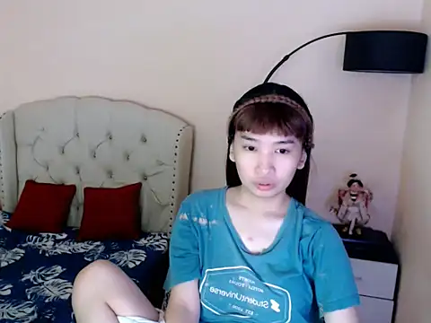 Snapshot of ShantalFoxxy_ chatting on July 2026 12:02:02 AM ShantalFoxxy online show from July 2026 12:02:02 AM