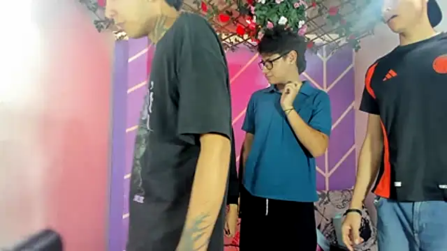 Snapshot of lau_and_boys18 chatting on October 2025 02:35:02 PM lau and boys18 online show from October 2025 02:35:02 PM