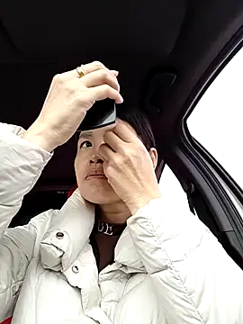 Snapshot of Haili-1 chatting on November 2025 11:04:02 PM Haili-1 online show from November 2025 11:04:02 PM