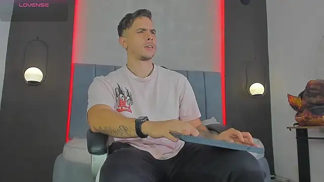 Liam walk  online show from March 2026 10:10:01 PM