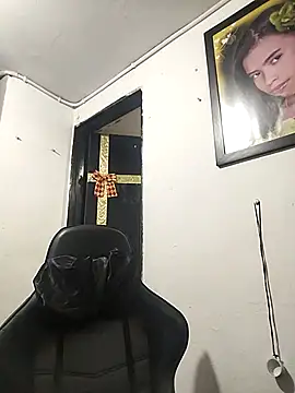 Pamelamiler   online show from November 2025 10:31:01 AM