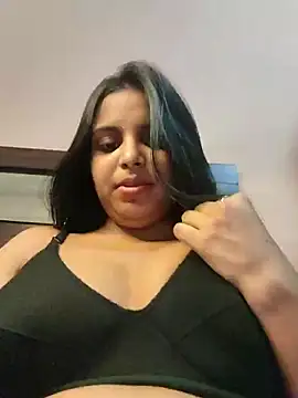 Snapshot of Maahhii_2 chatting on April 2026 03:22:01 AM Maahhii 2 online show from April 2026 03:22:01 AM